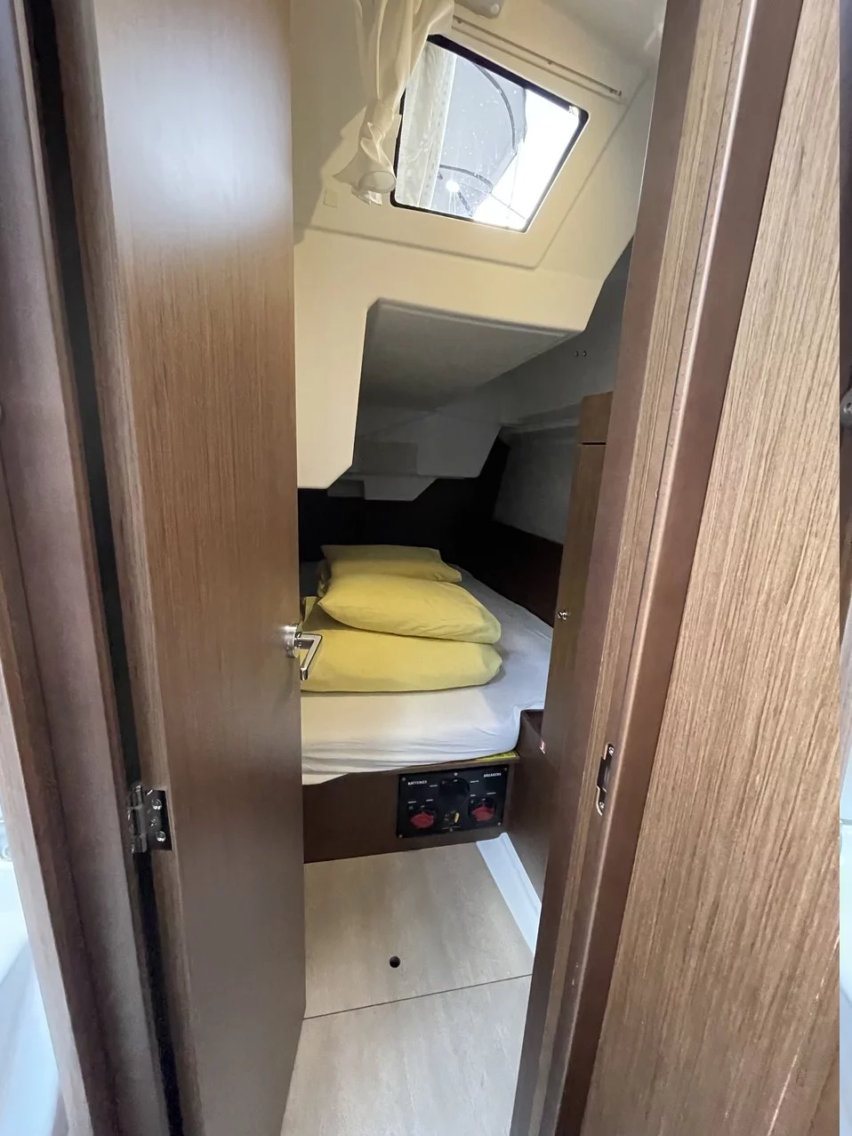 Oceanis 38.1 (Cocco)  - 16