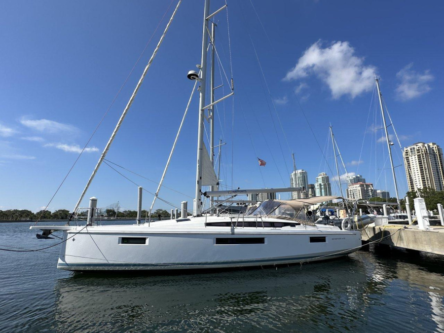 Photo #19 - Sun Odyssey 410 - 3 cab. (Vigilant) en St. Petersburg - 38392