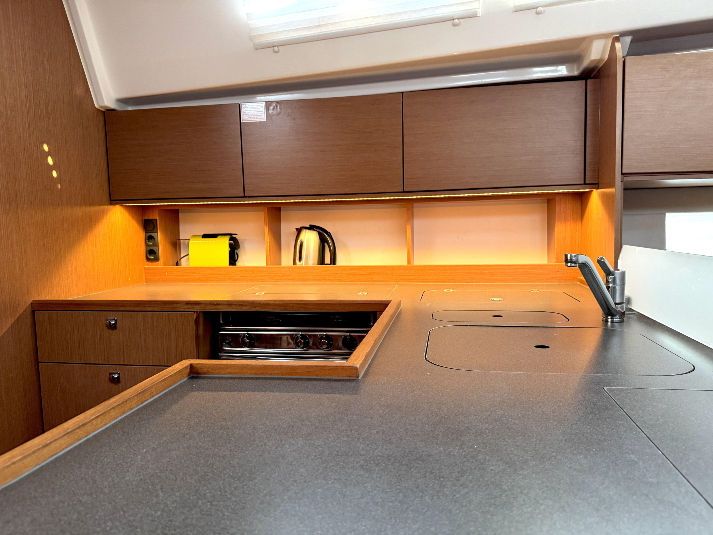 Bavaria C50 Holiday - 5 cab. — photo 15