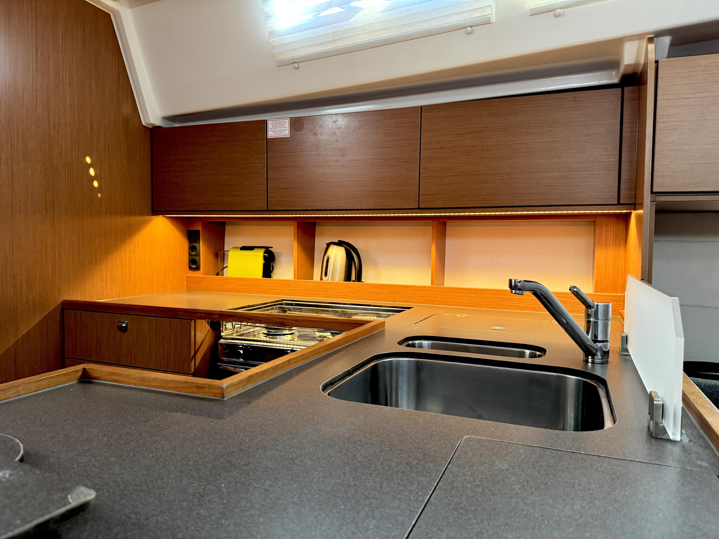 Bavaria C50 Holiday - 5 cab. — photo 16