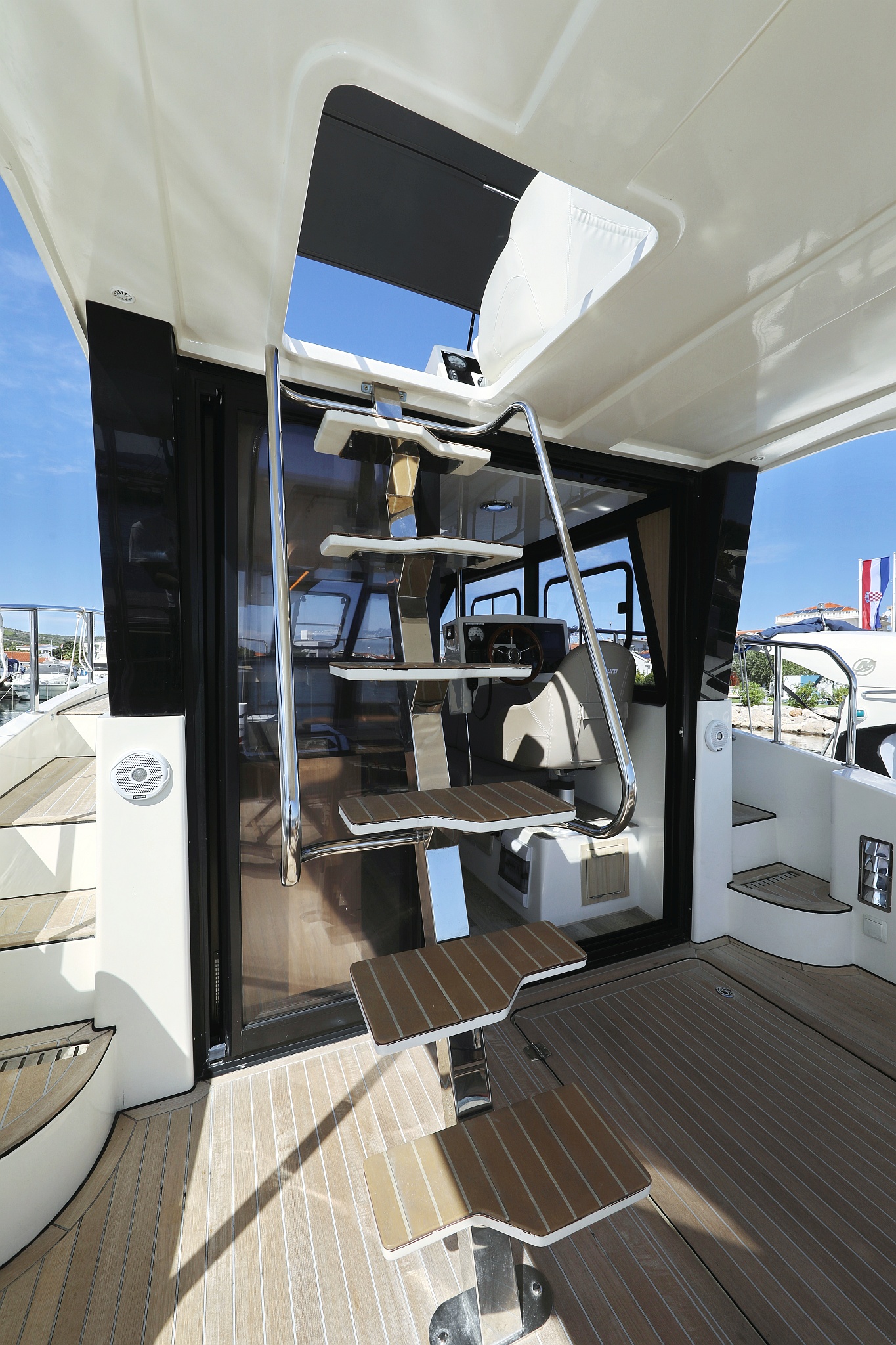 Photo #8 - Futura 40 Grand Horizon (Batu) in Vodice - 38409