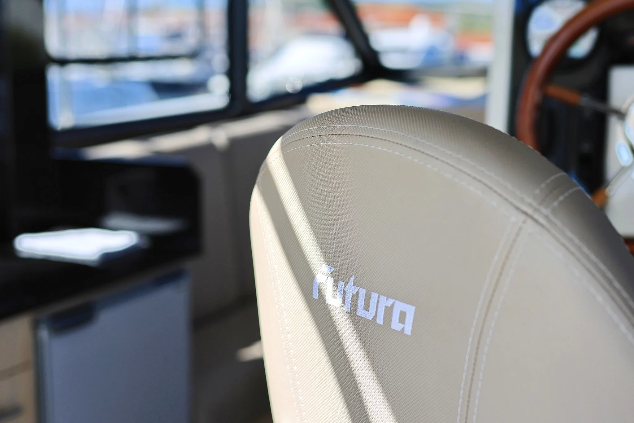 Futura 40 Grand Horizon (Batu)  - 38