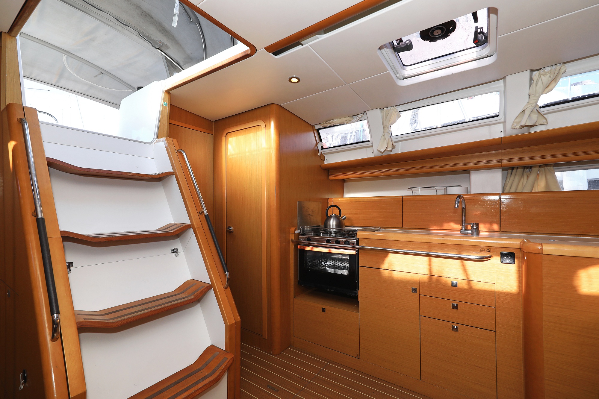 Photo #13 - Sun Odyssey 44i (Sveamare) in Pula - 38446
