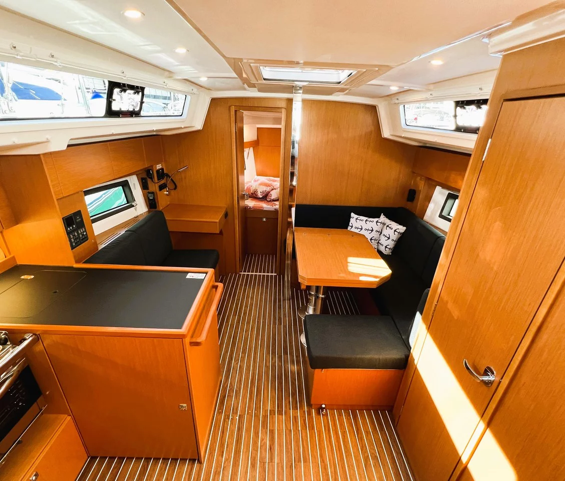 Bavaria C38 (Wind Dancer)  - 7