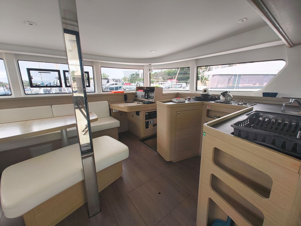 Lagoon 42 - 4 + 2 cab. — photo 8