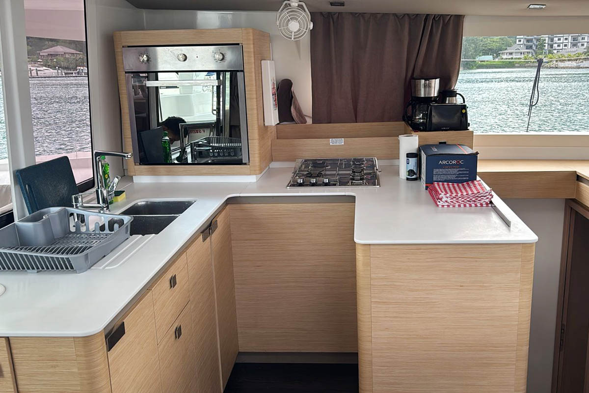 Photo #7 - Fountaine Pajot Astrea 42 Quatuor (Neza) en Mahé - 38502