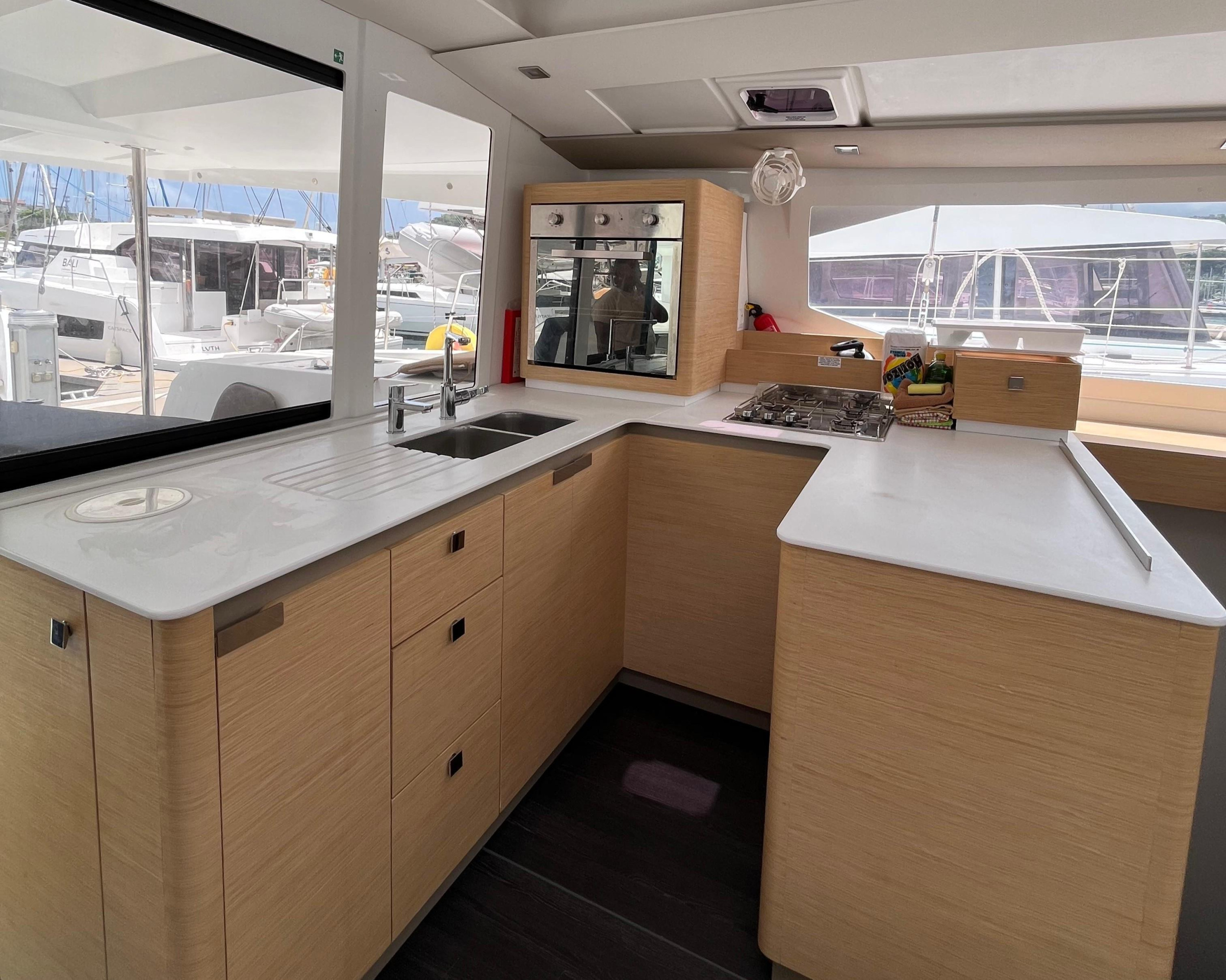 Fountaine Pajot Astrea 42 - 4 + 2 cab. — photo 8