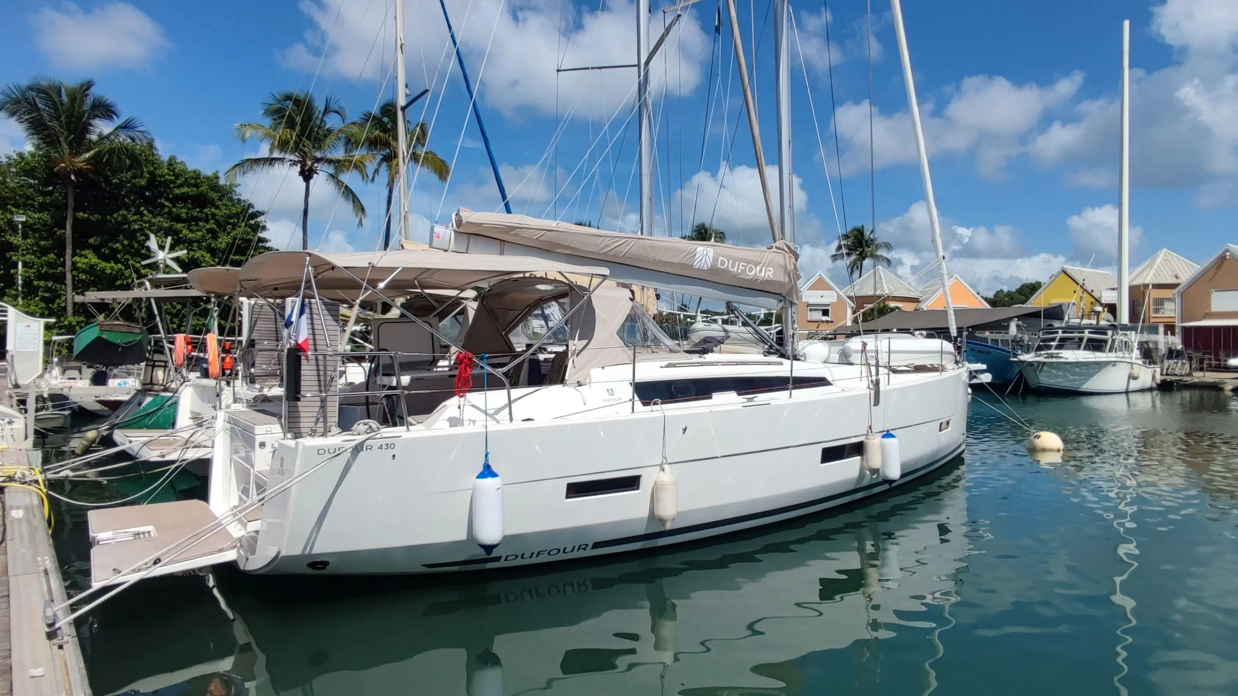 Dufour 430 GL (LUNA ROSSA)  - 2
