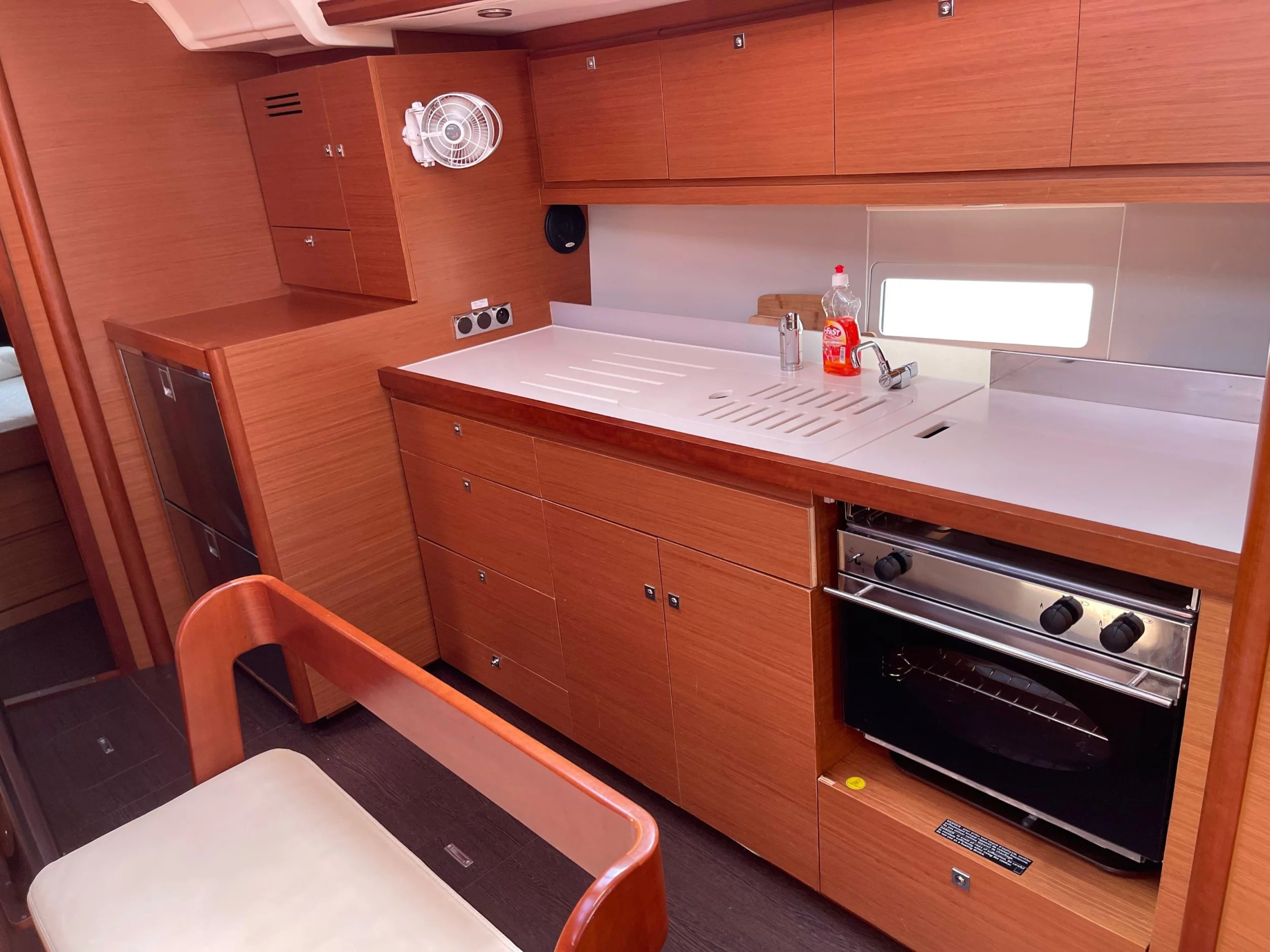 Dufour 430 GL (LUNA ROSSA)  - 8