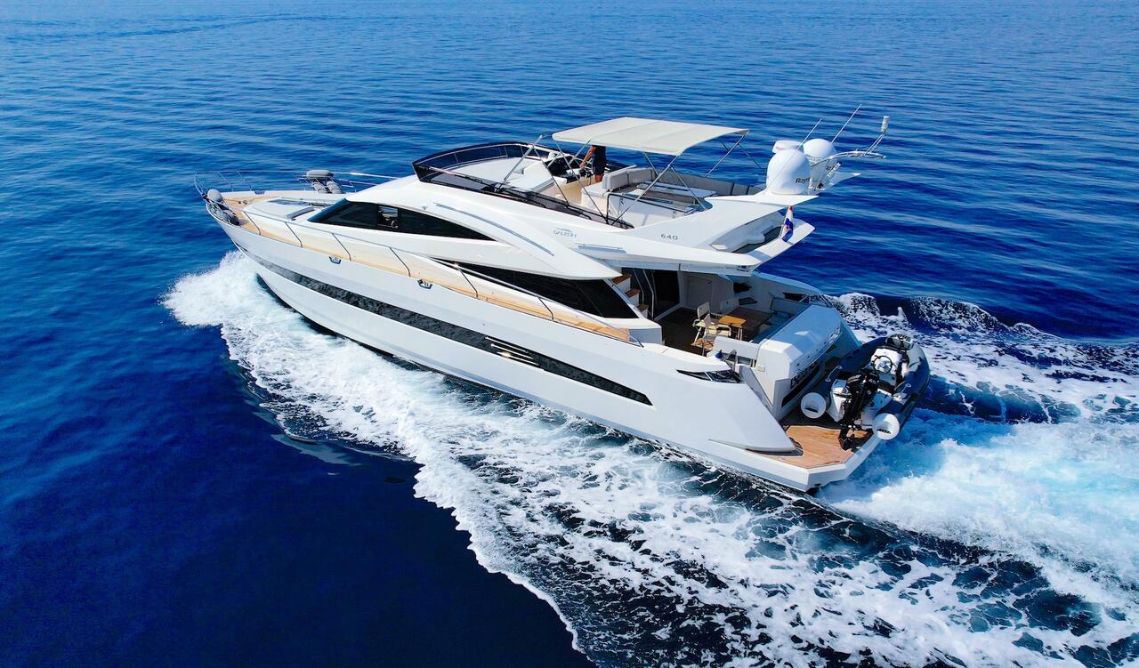 Photo #3 - Galeon 640 Fly (Bella Zio) in Split - 38580