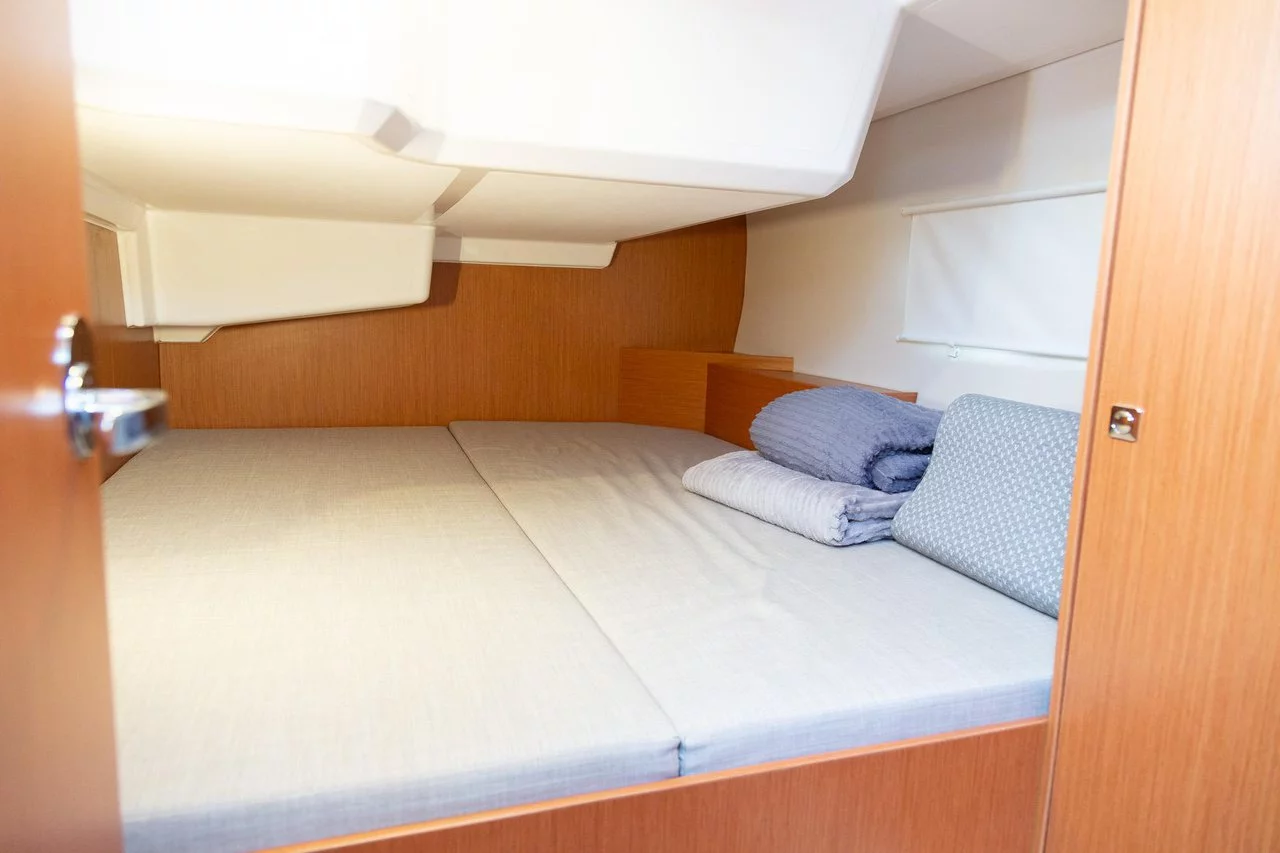 Bavaria C42 (Tatyana)  - 12