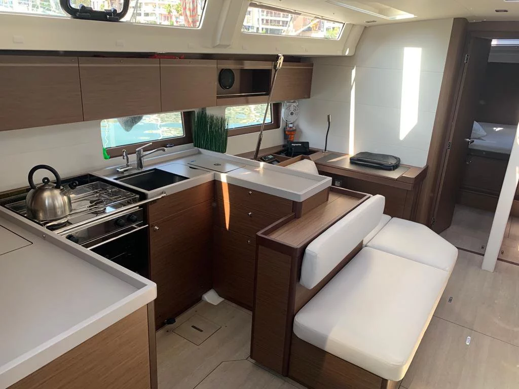 Oceanis 51.1 - 5 + 1 cab. (Olga)  - 9