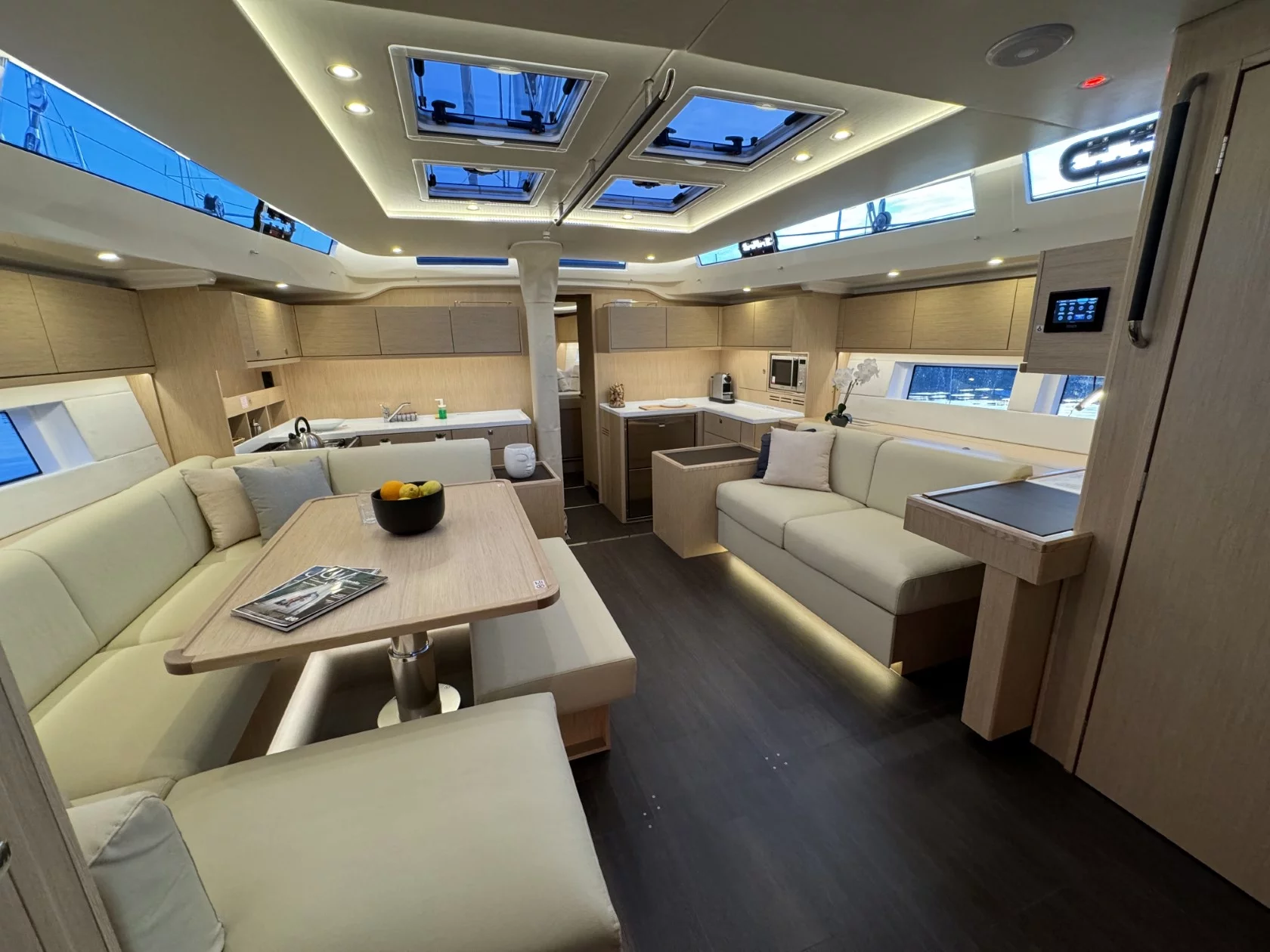 Bavaria C57 Style - 5 + 1 cab. (Mina)  - 29