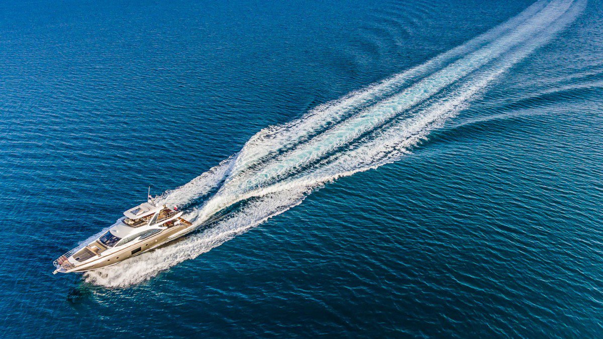 Photo #9 - Azimut 66 - 4 + 1 cab. (MY My Karat II) en Kastela - 38639