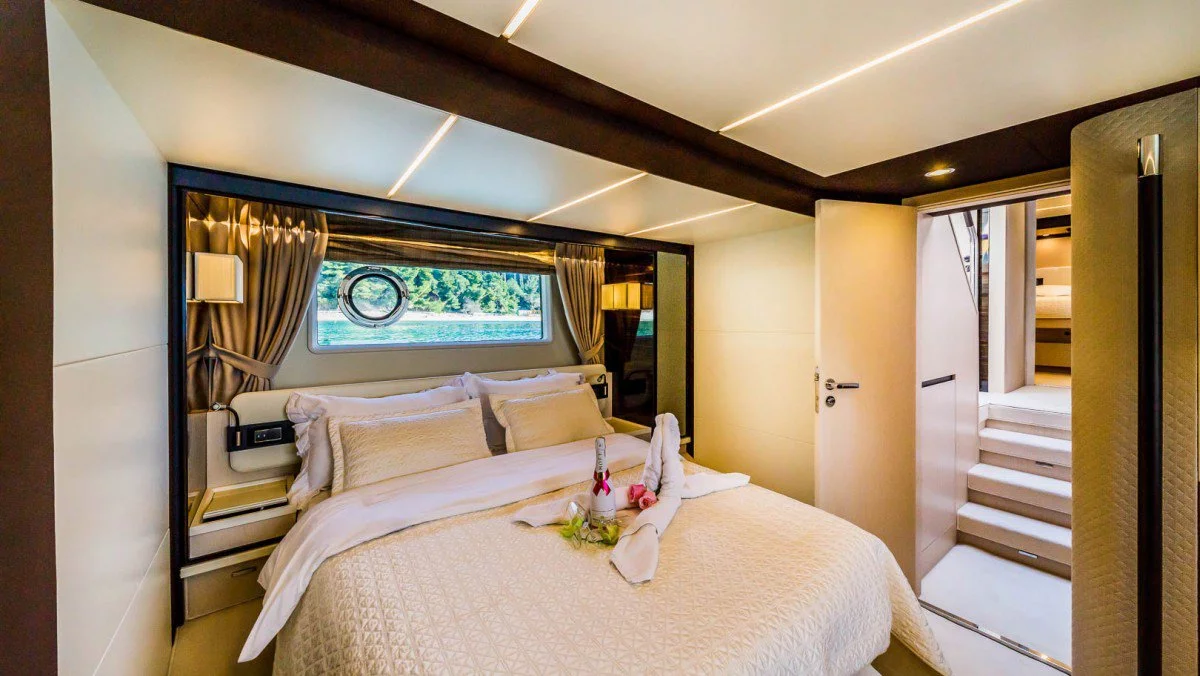 Azimut 66 - 4 + 1 cab. (MY My Karat II)  - 28