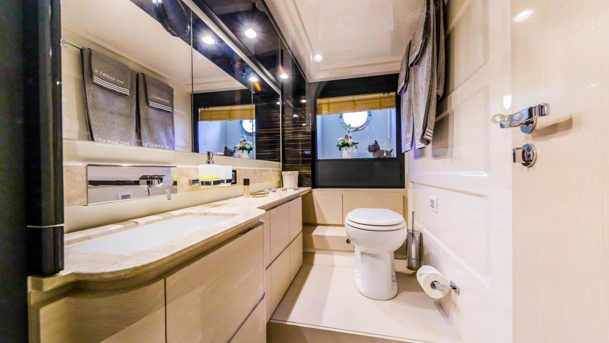 Photo #36 - Azimut 66 - 4 + 1 cab. (MY My Karat II) en Kastela - 38639