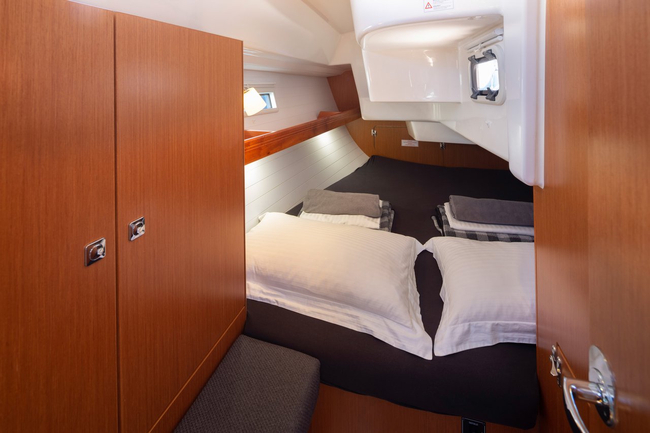Photo #13 - Bavaria Cruiser 34 - 2 cab. (Oneiro) in Lefkada - 38707