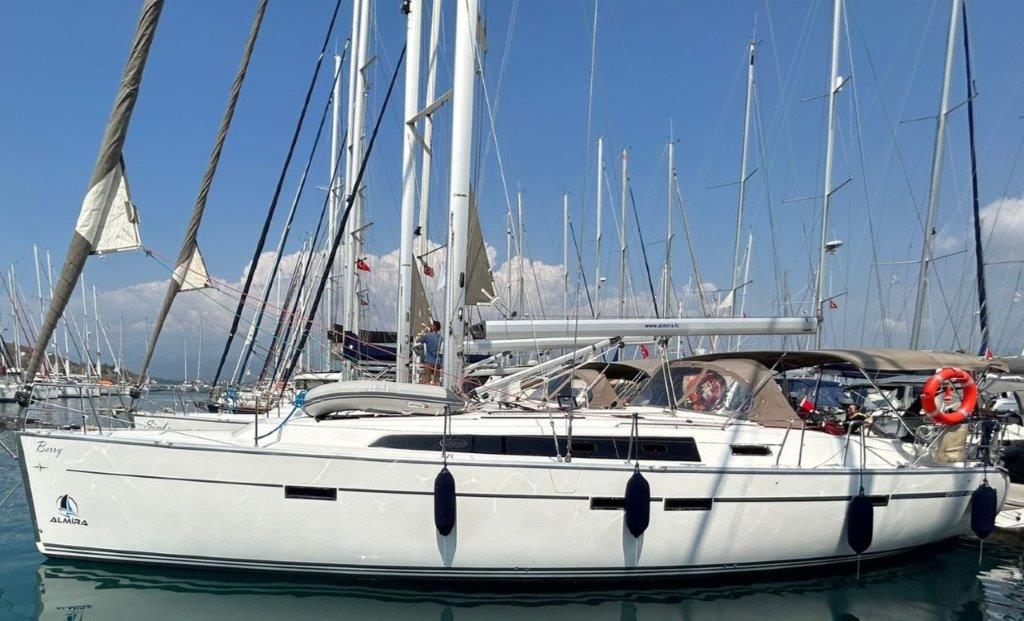 Photo #3 - Bavaria Cruiser 46 - 4 cab. (Berry) en Fethiye - 38716