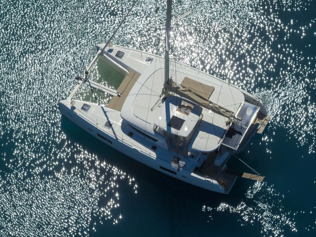 Lagoon 42 - 4 + 2 cab. (Lola)  - 6