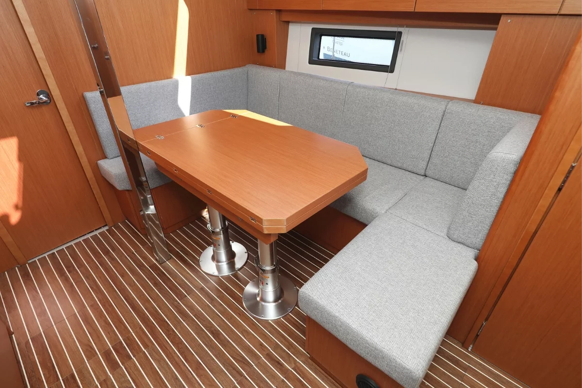 Bavaria C38 (Lea)  - 10