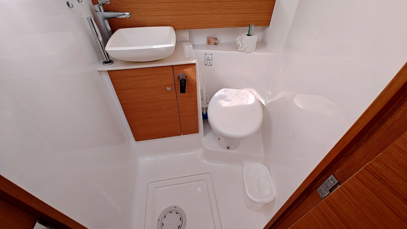 Dufour 430 — photo 18