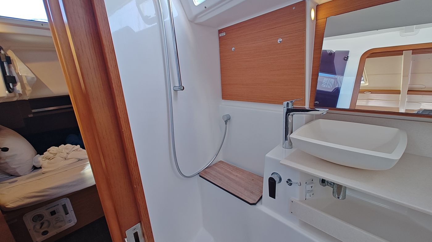 Dufour 430 — photo 19