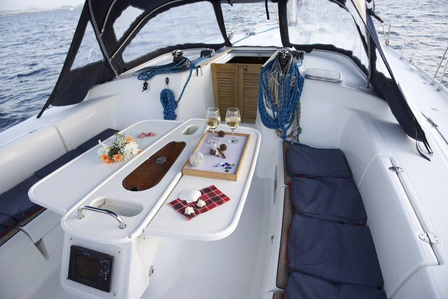 Cyclades 50.5 - 5 + 1 cab. (Azzuro)  - 6