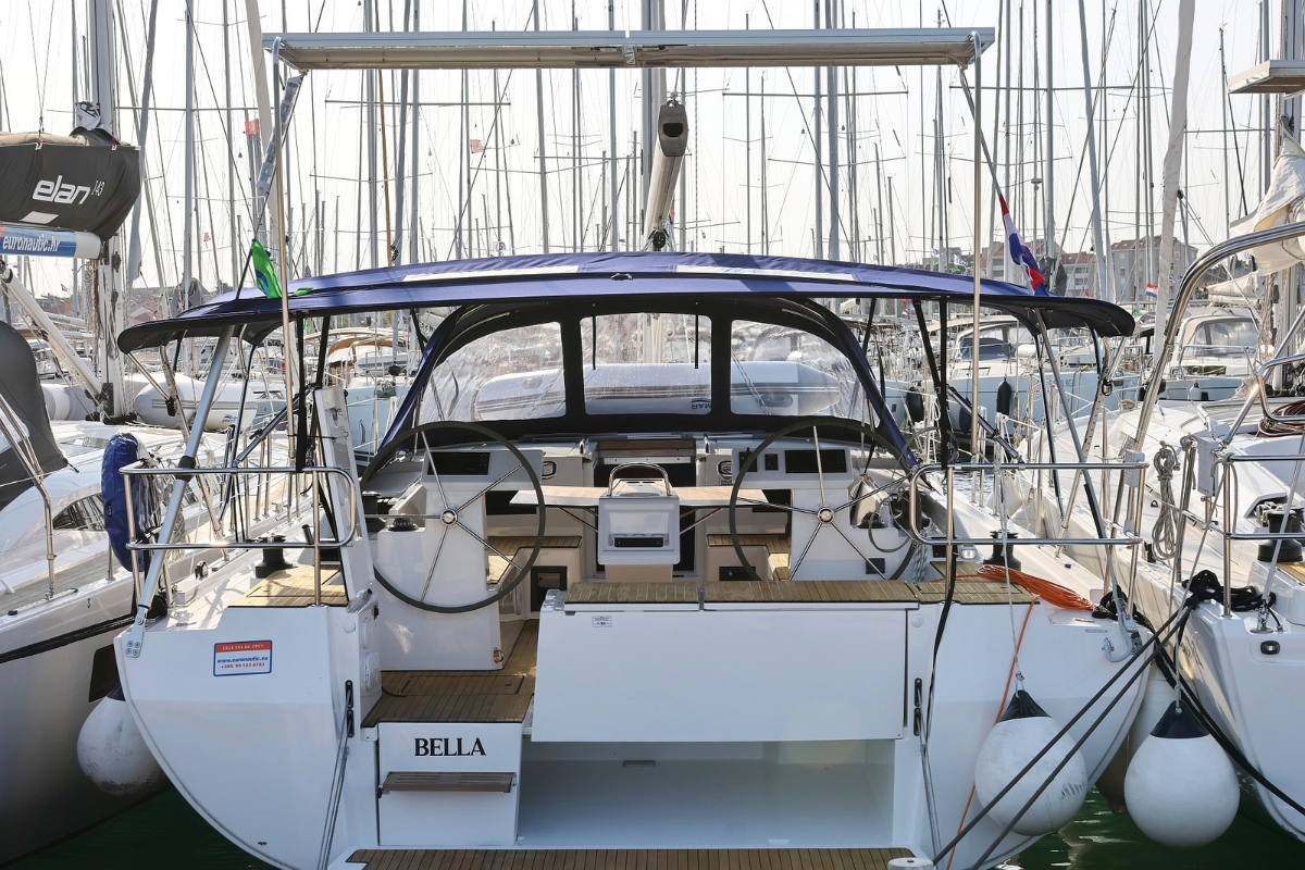 Photo #1 - Bavaria C45 Holiday - 5 cab. (Bella) in Biograd - 38749