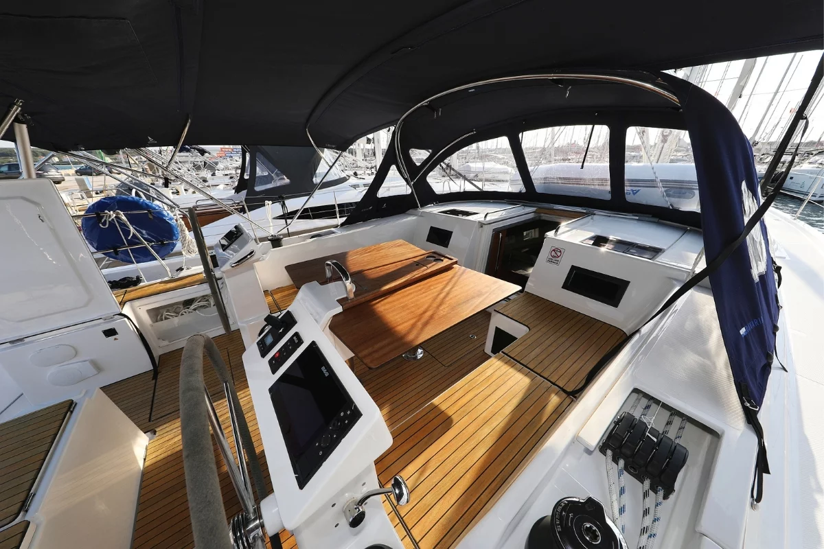 Bavaria C45 Holiday - 5 cab. (Bella)  - 6