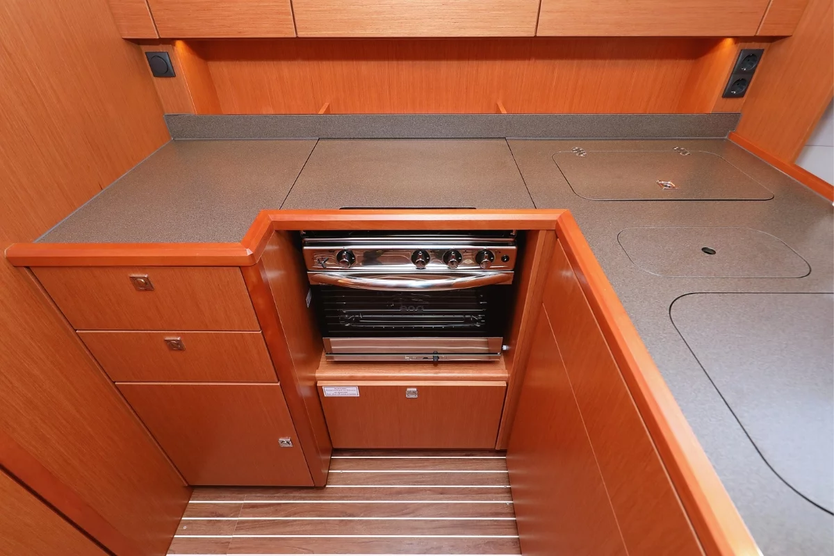 Bavaria C45 Holiday - 5 cab. (Bella)  - 9