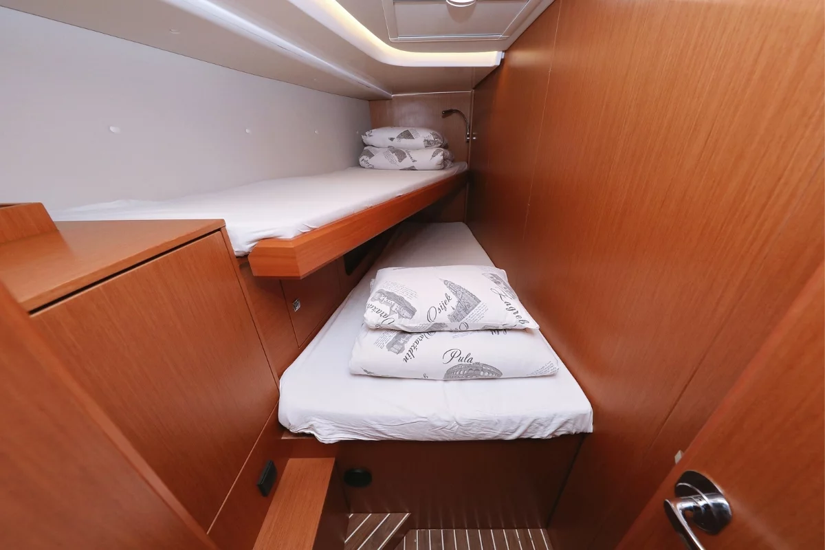 Bavaria C45 Holiday - 5 cab. (Bella)  - 11