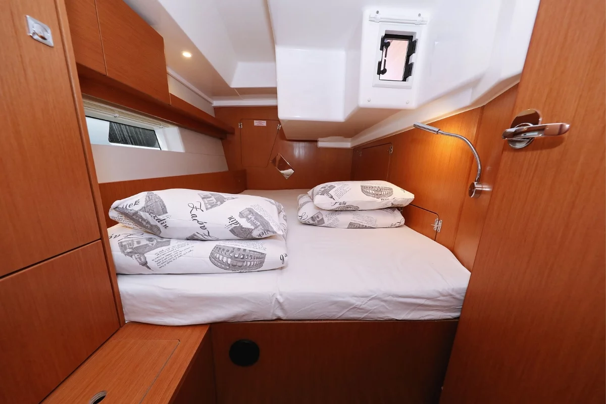 Bavaria C45 Holiday - 5 cab. (Bella)  - 12