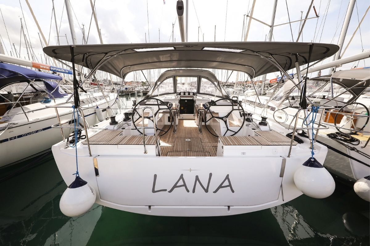 Photo #1 - Bavaria C46 - 3 cab. (Lana) in Biograd - 38757