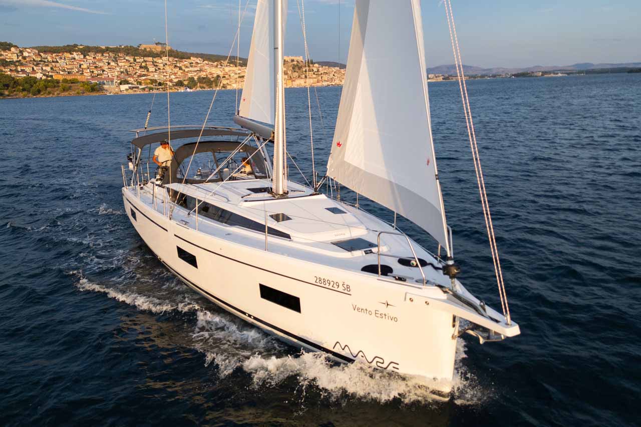 Photo #1 - Bavaria C42 (Vento Estivo) in Sibenik - 38766