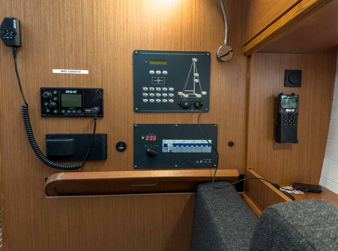 Photo #11 - Bavaria Cruiser 37 - 3 cab. (Caipirinha) in Pula - 38769