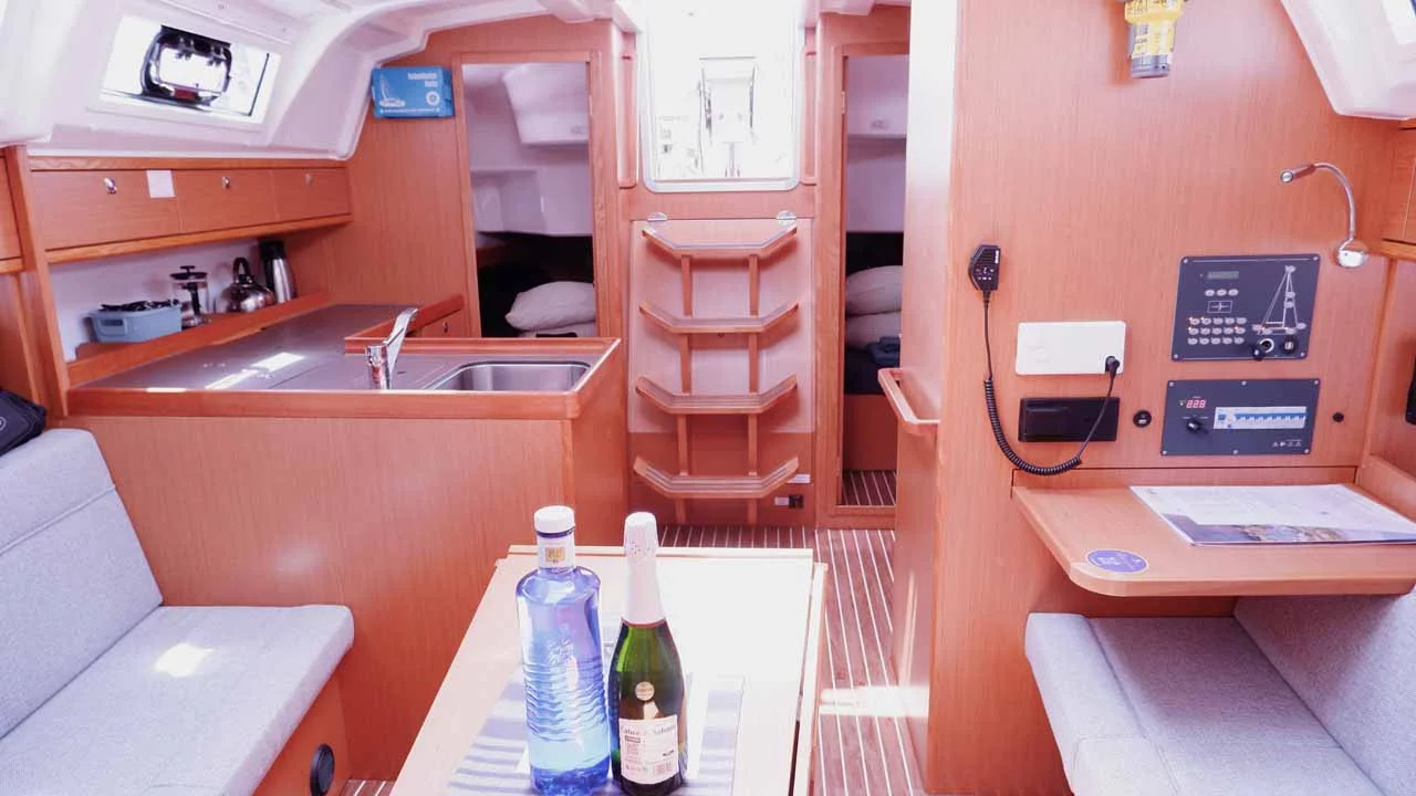 Bavaria Cruiser 37 - 3 cab. (Catalina)  - 7