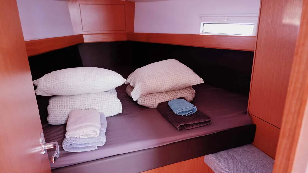 Bavaria Cruiser 37 - 3 cab. (Catalina)  - 11