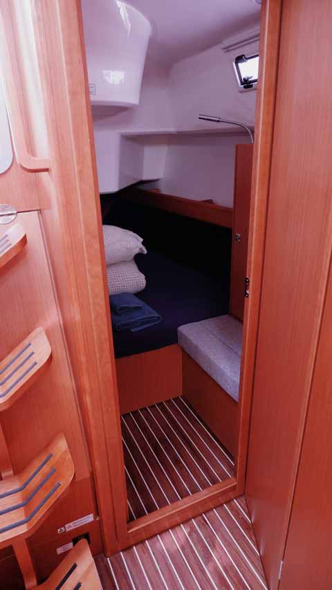 Photo #14 - Bavaria Cruiser 37 - 3 cab. (Catalina) en Marina dell'Isola - 38787