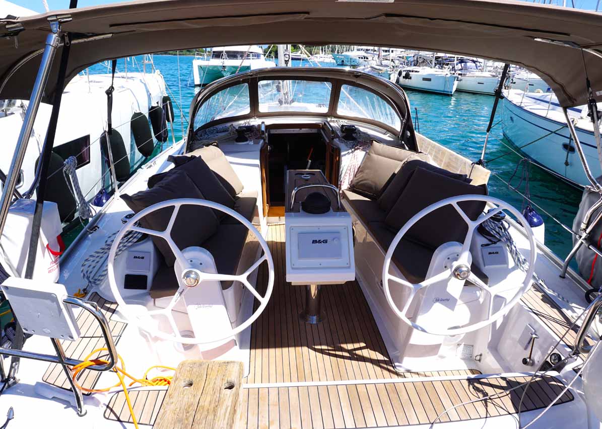 Photo #6 - Bavaria Cruiser 34 - 2 cab. (Yanna) en Corfou - 38793
