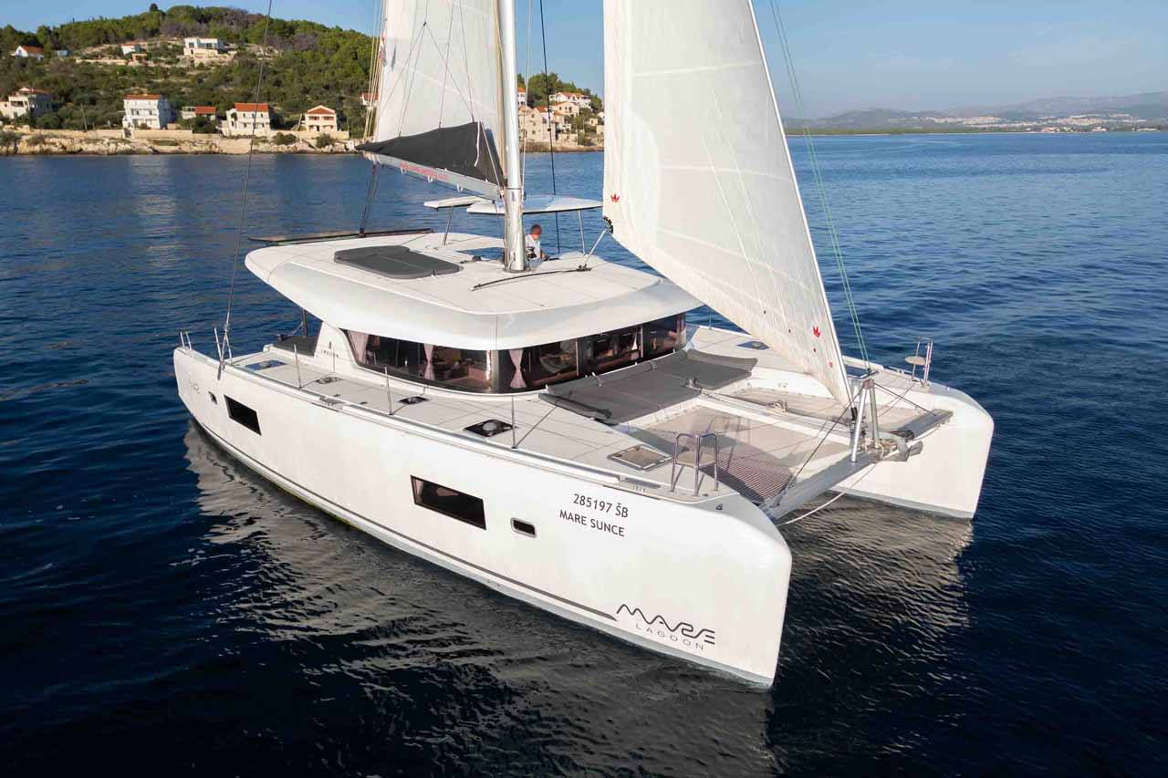 Photo #1 - Lagoon 42 - 4 + 2 cab. (Mare Sunce) en Sibenik - 38810