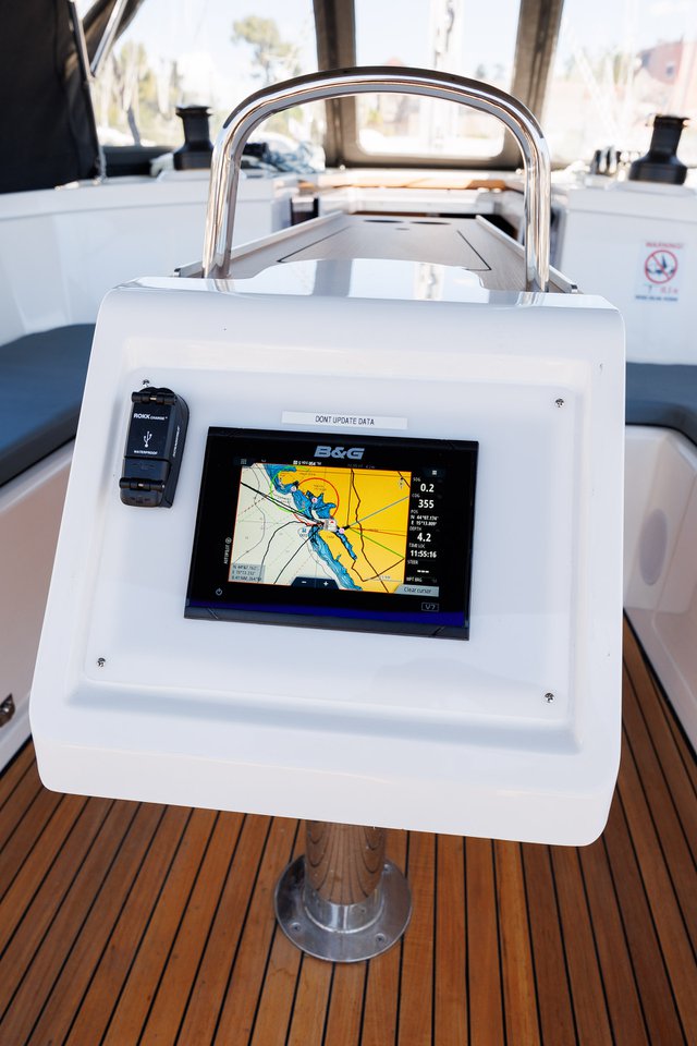 Photo #10 - Bavaria C38 (Petra) en Zadar - 38820
