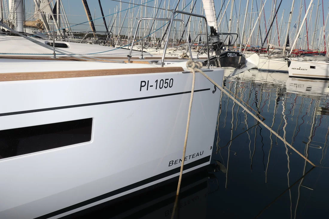 Oceanis 38.1 (Dama)  - 2