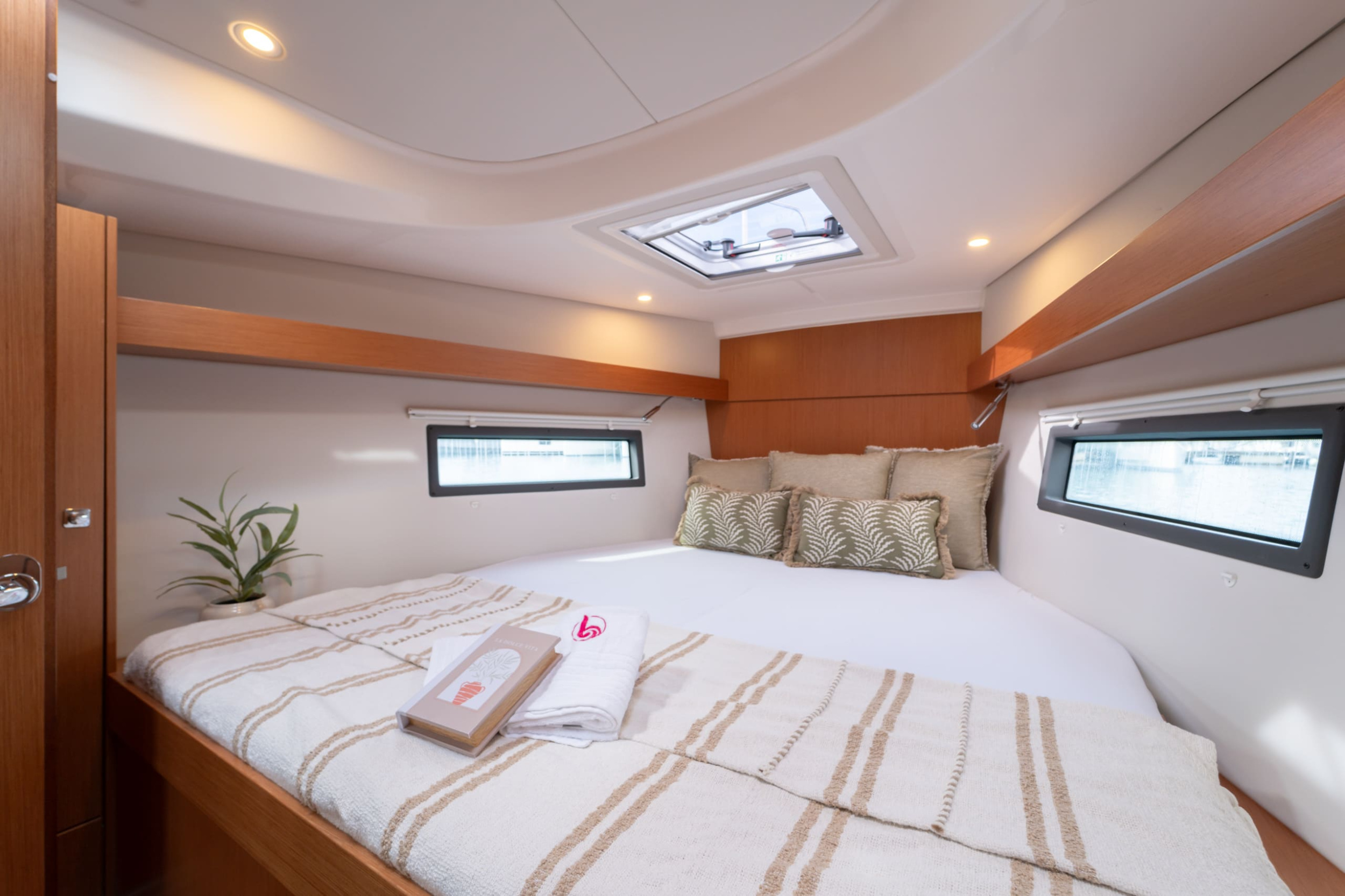Bavaria C38 — photo 19