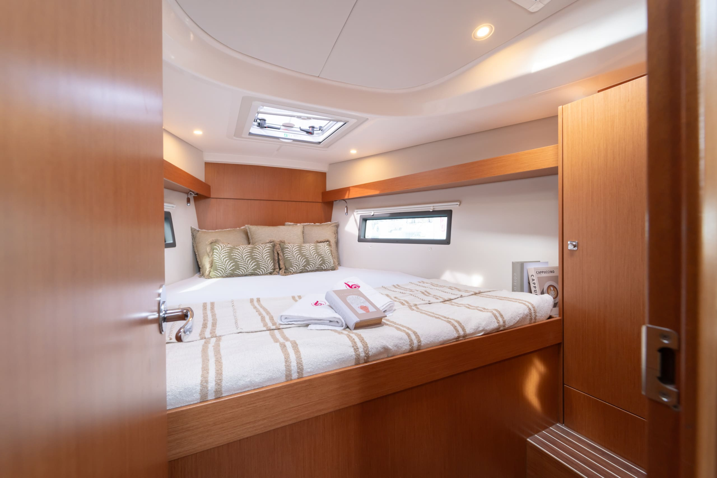 Bavaria C38 — photo 20