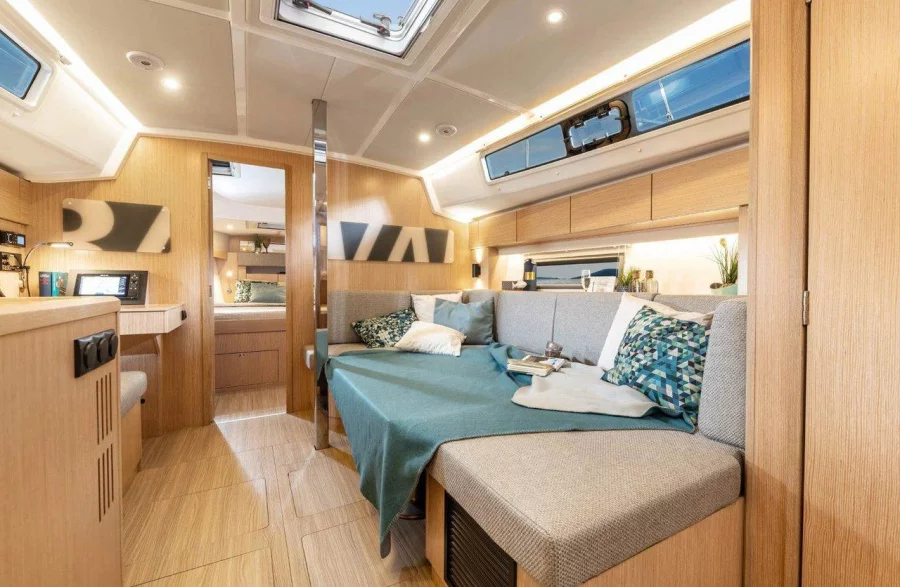 Bavaria C42 (Auka)  - 10