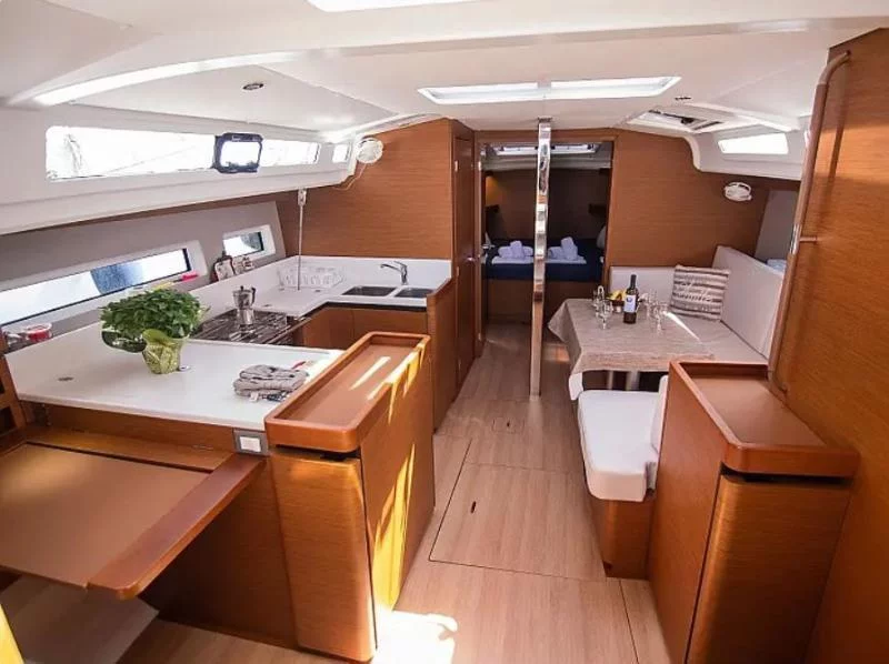 Sun Odyssey 440 (Georgia)  - 7
