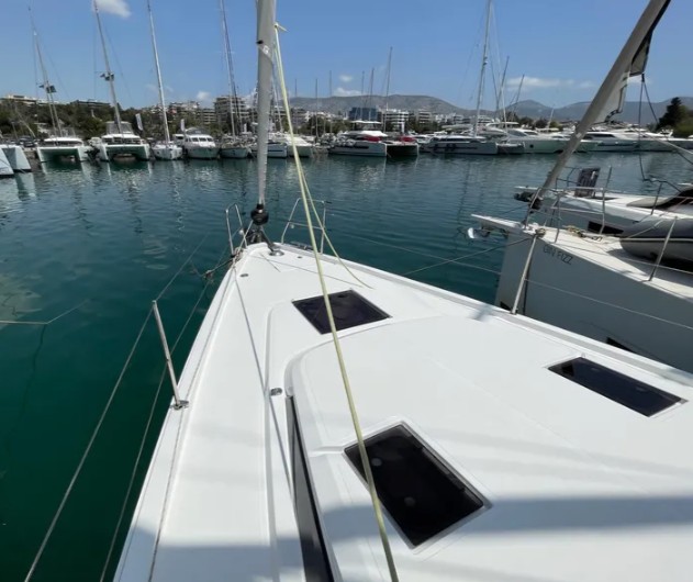 Bavaria C42 — photo 7