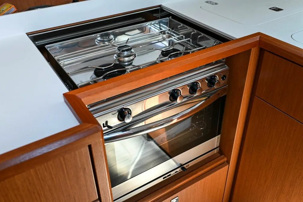 Bavaria C45 - 3 cab. — photo 20