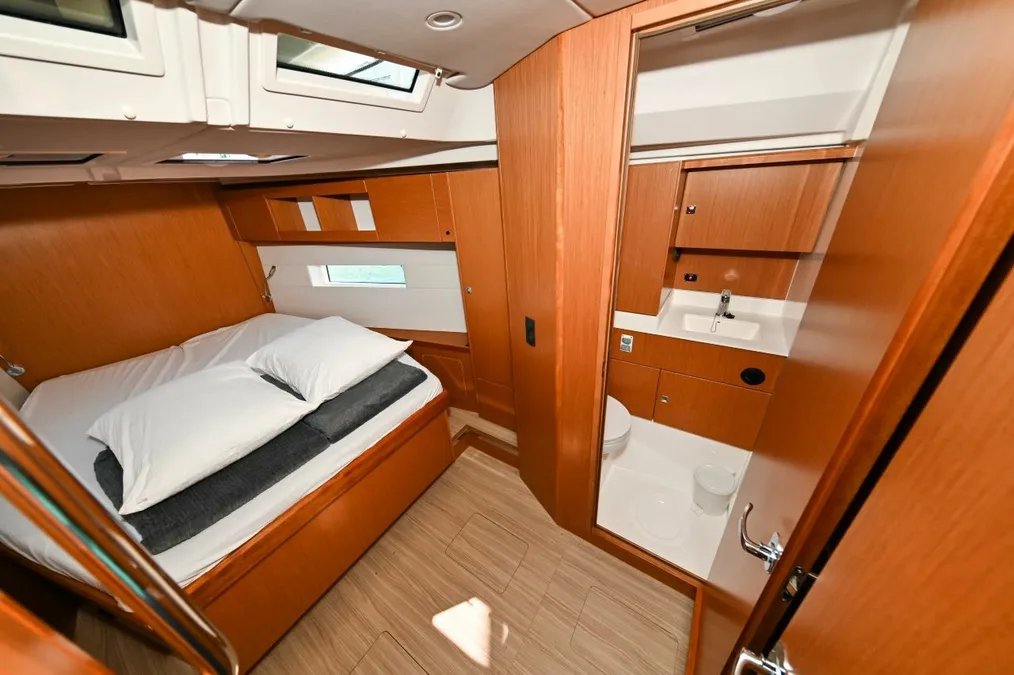 Bavaria C45 - 3 cab. — photo 23