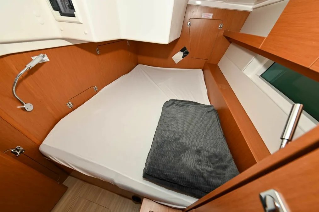 Bavaria C45 - 3 cab. — photo 25